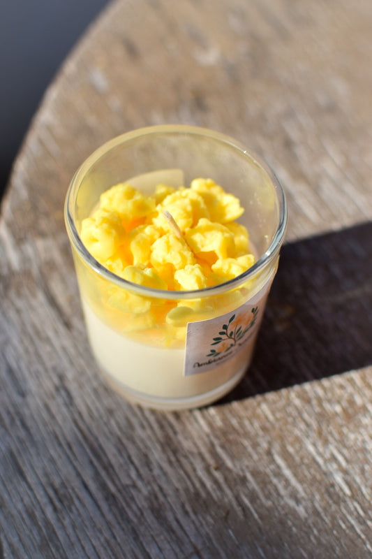 Bougie parfumée moulée Pop Corn, ambiance cinéma, parfum grillé caramel vanille
