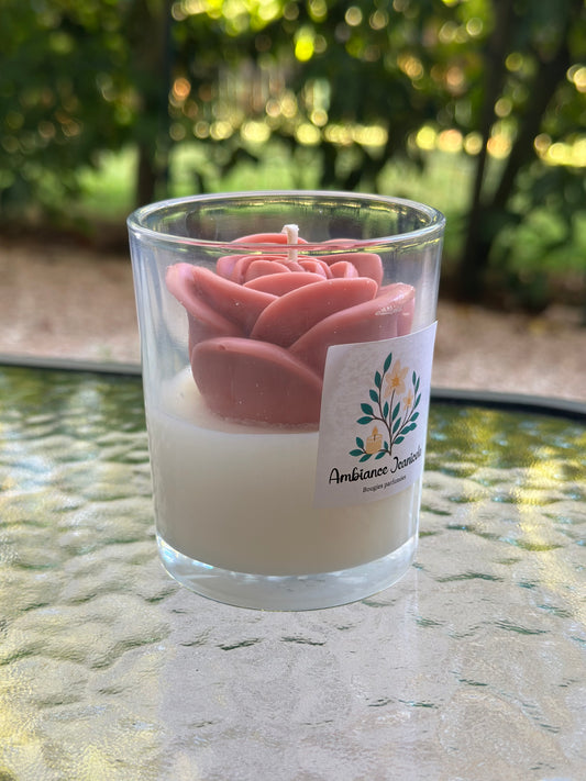Bougie parfumée moulée en forme de rose, cire végétale naturelle, fabrication artisanale française